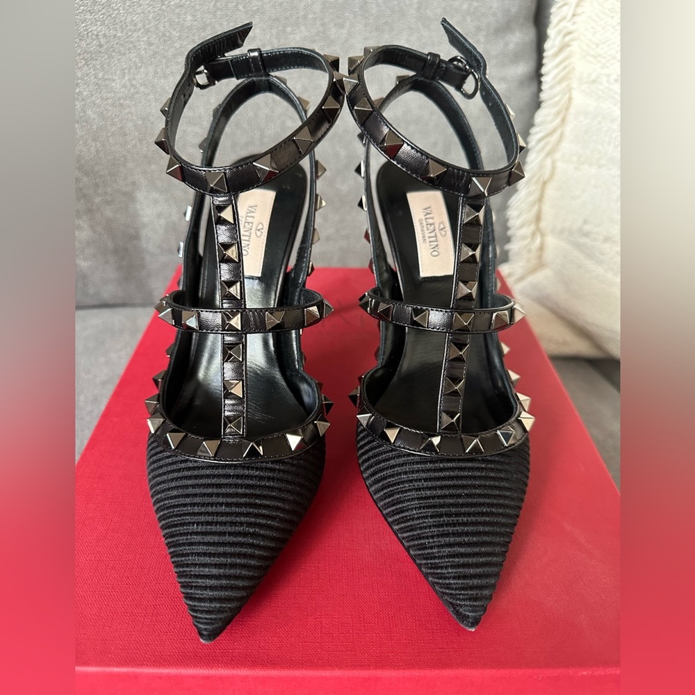Valentino Garavani Rockstud Ankle Strap Pump
